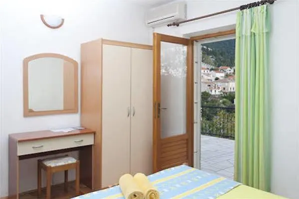 Olive Tree Apartment *