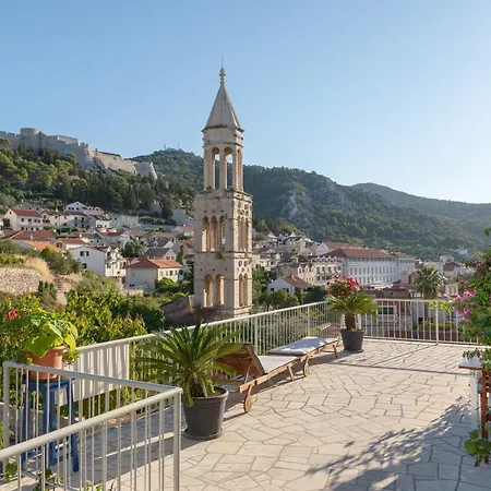 Olive Tree Apartment *