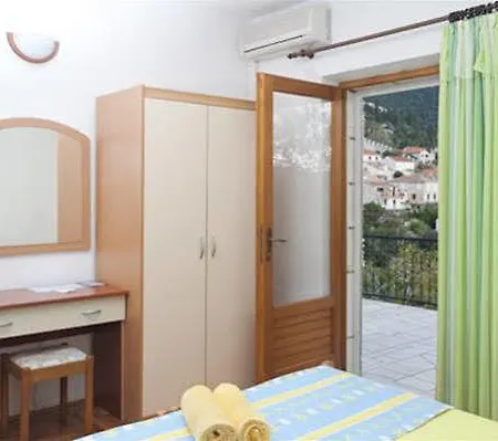 Olive Tree Apartment *